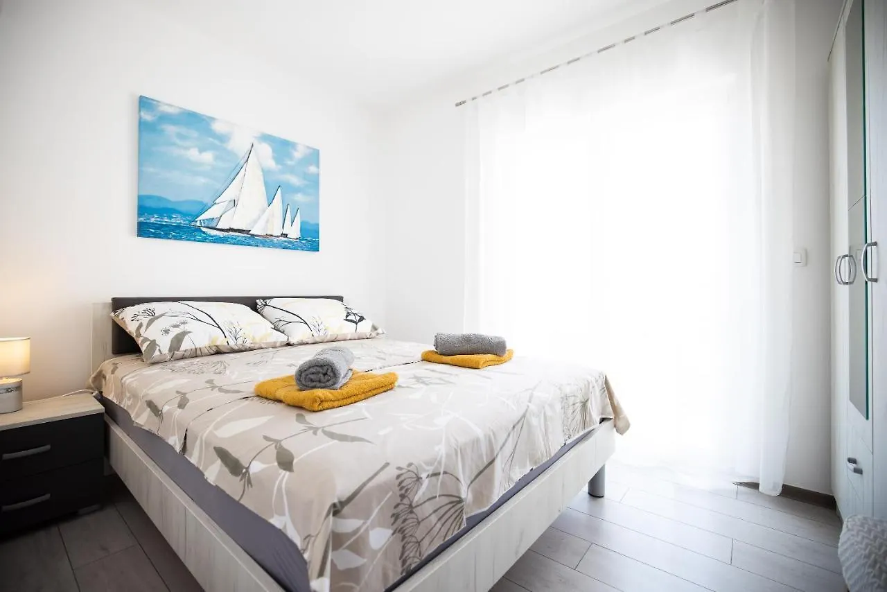 Deluxe Apartments Sanja With Seaview Gornji Karin