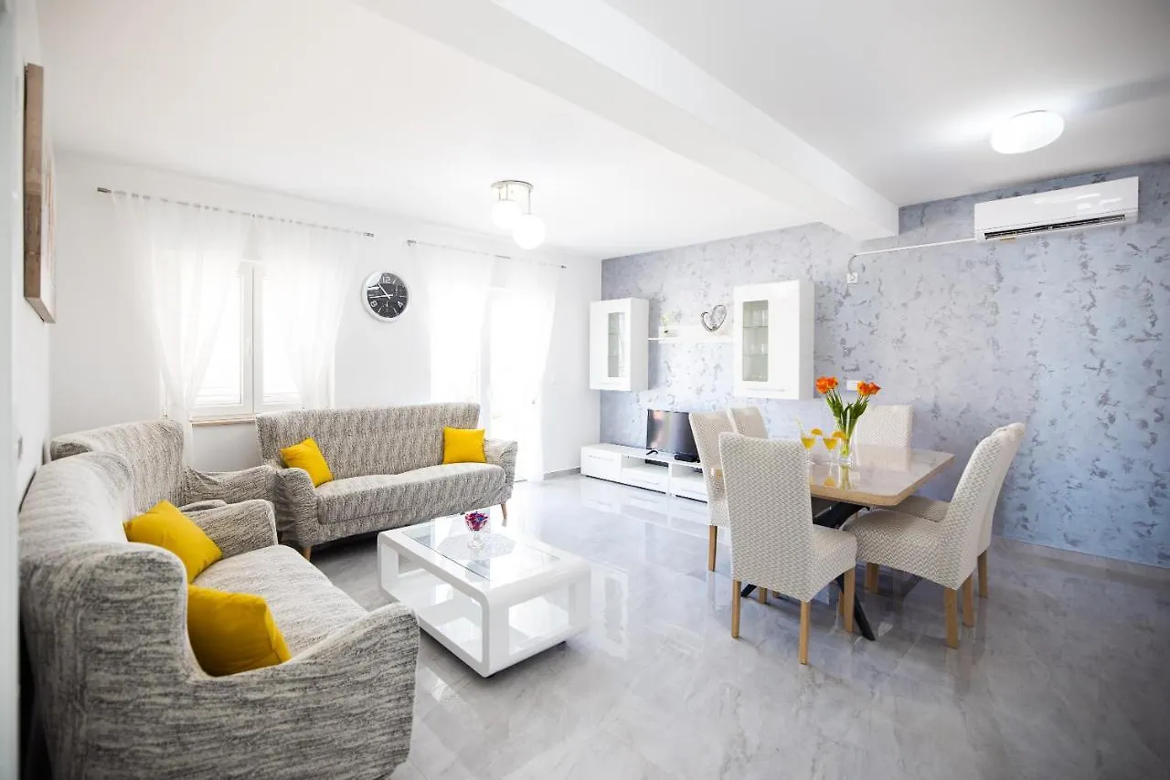 Deluxe Apartments Sanja With Seaview Gornji Karin