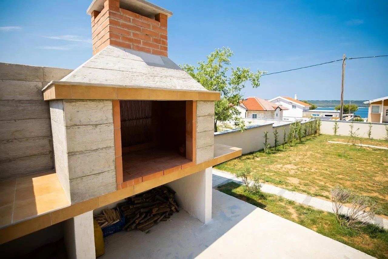 Deluxe Apartments Sanja With Seaview Gornji Karin Croatia