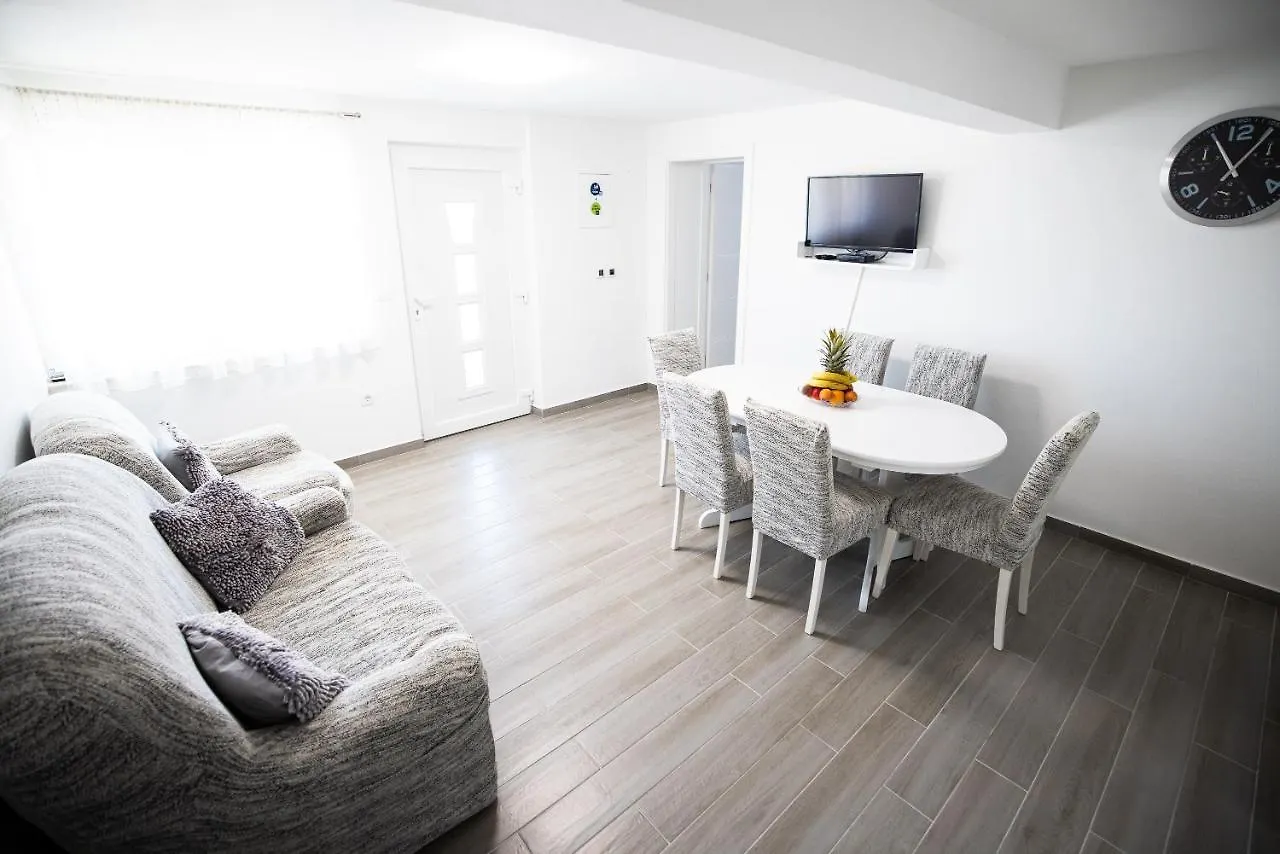 Deluxe Apartments Sanja With Seaview Gornji Karin