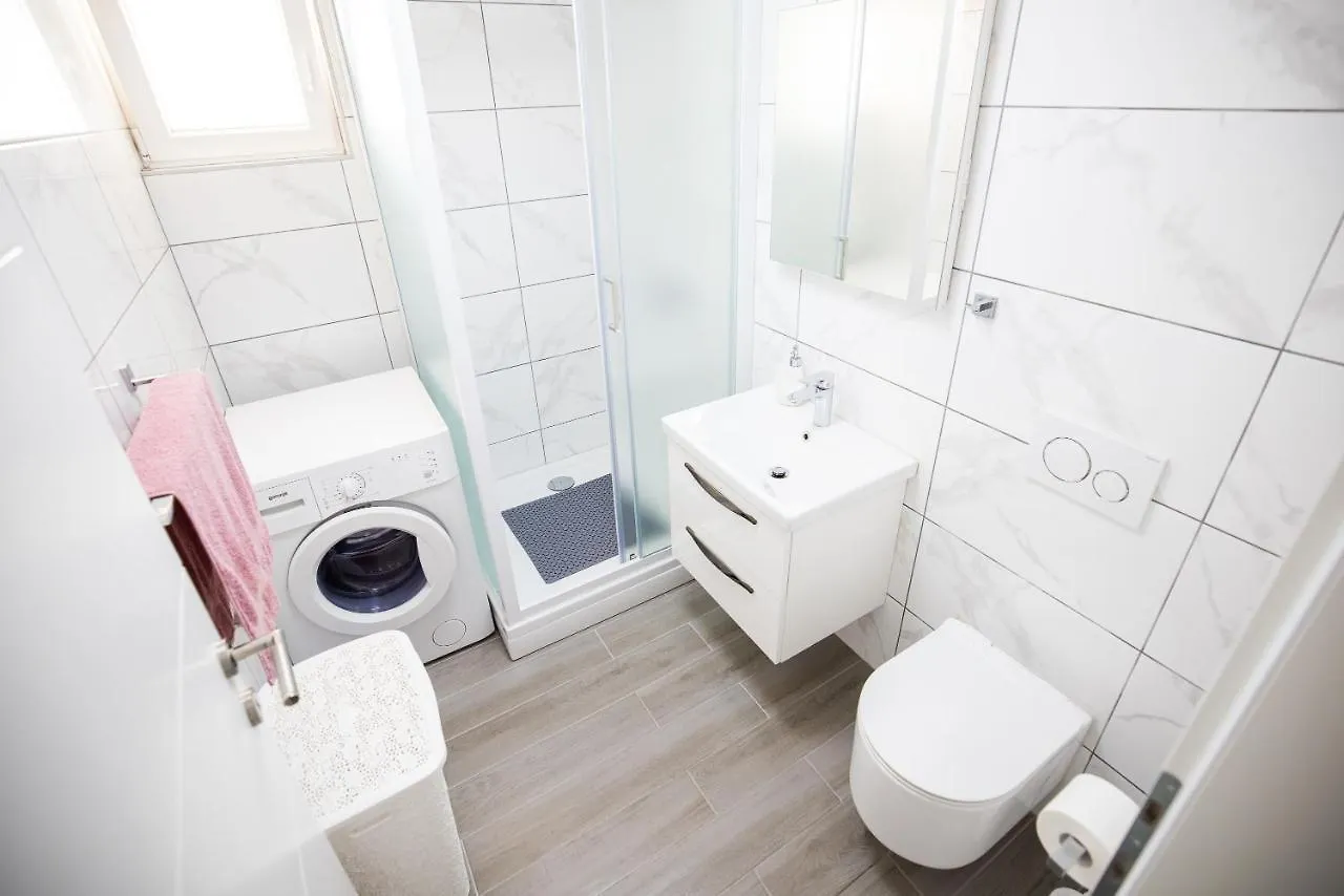 Deluxe Apartments Sanja With Seaview Gornji Karin Croatia