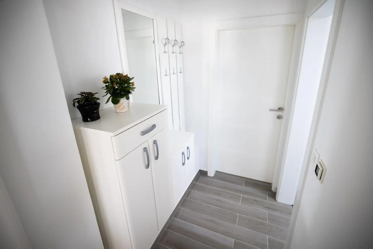 Deluxe Apartments Sanja With Seaview Gornji Karin