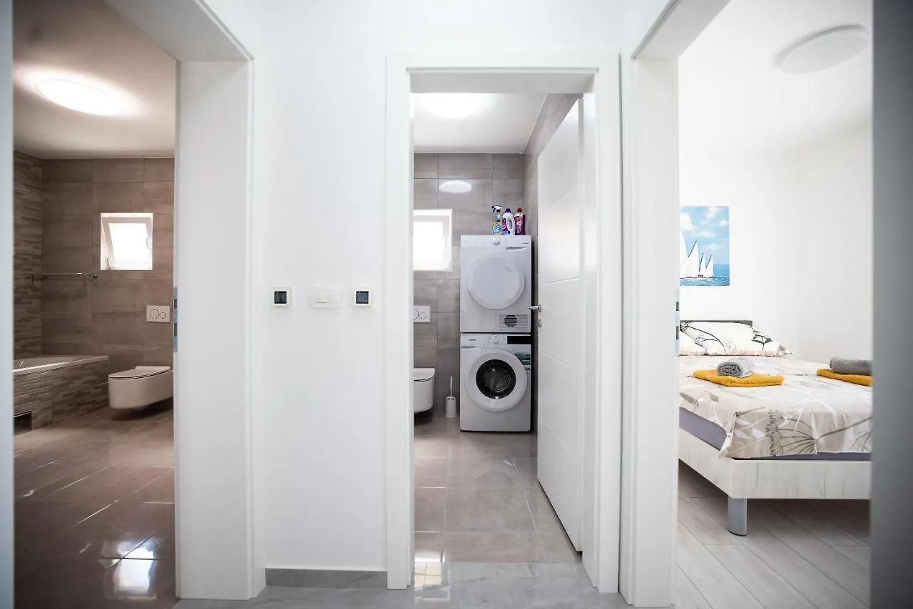 Deluxe Apartments Sanja With Seaview Gornji Karin