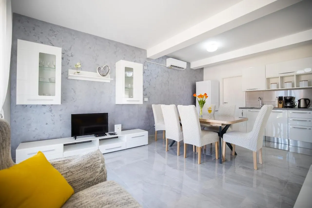 Deluxe Apartments Sanja With Seaview Gornji Karin