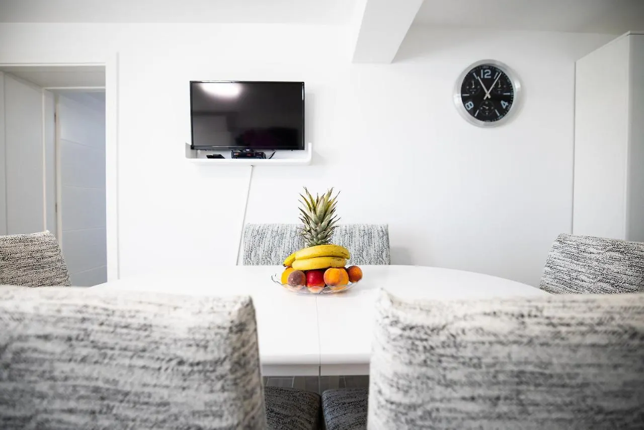 Deluxe Apartments Sanja With Seaview Gornji Karin Croatia