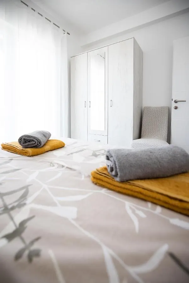 Deluxe Apartments Sanja With Seaview Gornji Karin 0*,
