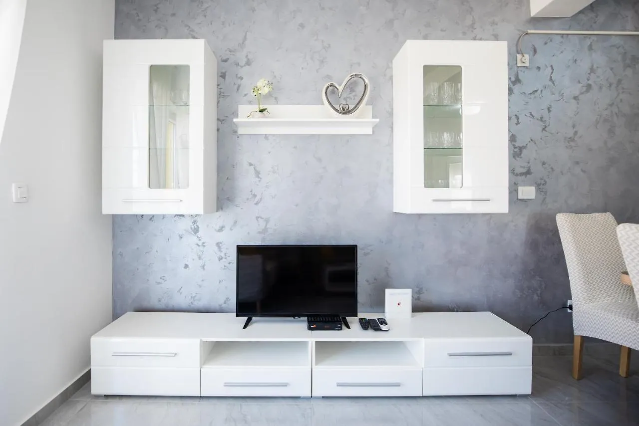 Deluxe Apartments Sanja With Seaview Gornji Karin