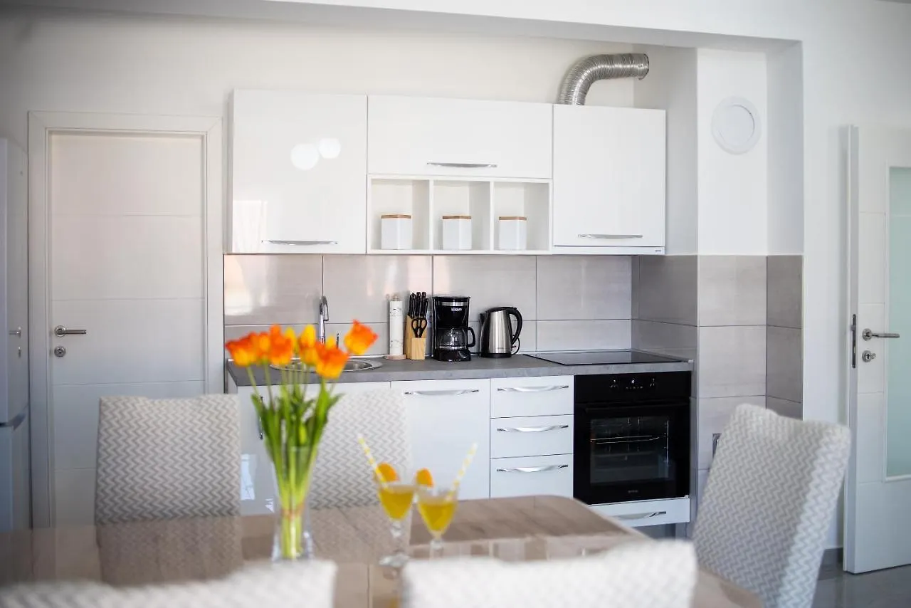 Deluxe Apartments Sanja With Seaview Gornji Karin