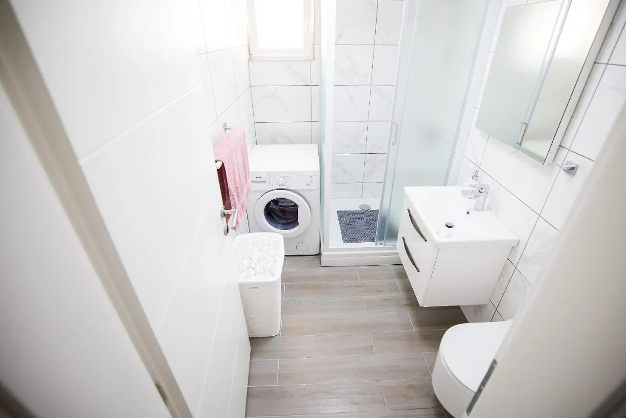 Deluxe Apartments Sanja With Seaview Gornji Karin 0*,