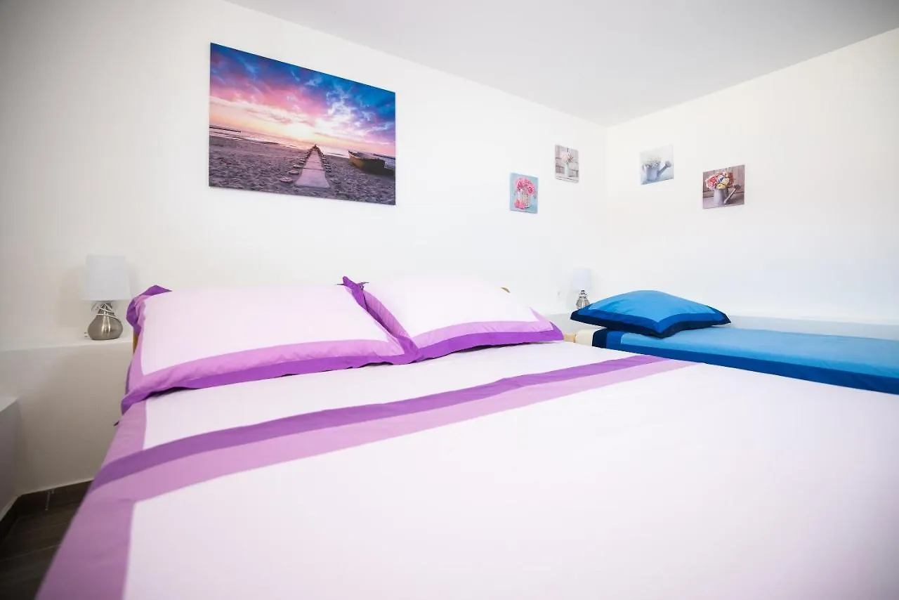 Deluxe Apartments Sanja With Seaview Gornji Karin Croatia