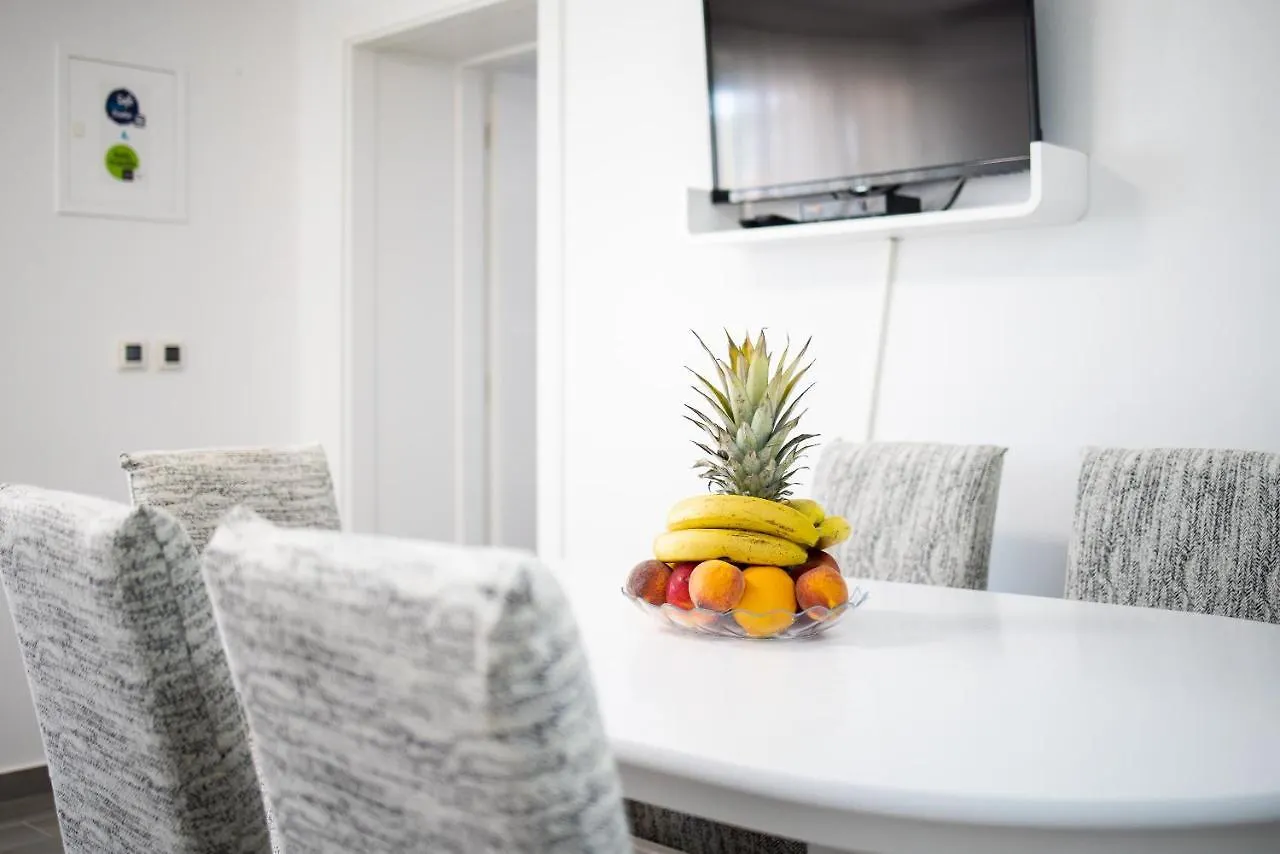 Deluxe Apartments Sanja With Seaview Gornji Karin Croatia