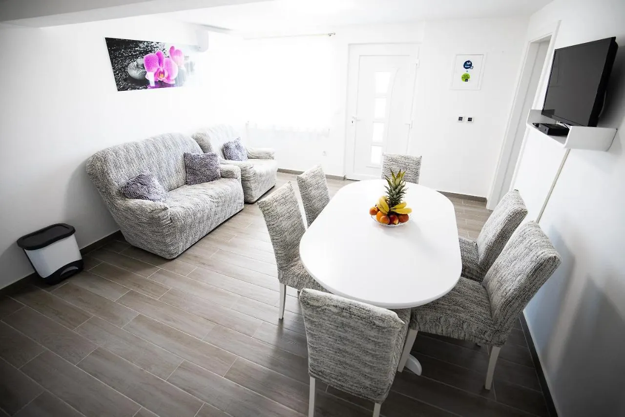 Deluxe Apartments Sanja With Seaview Gornji Karin