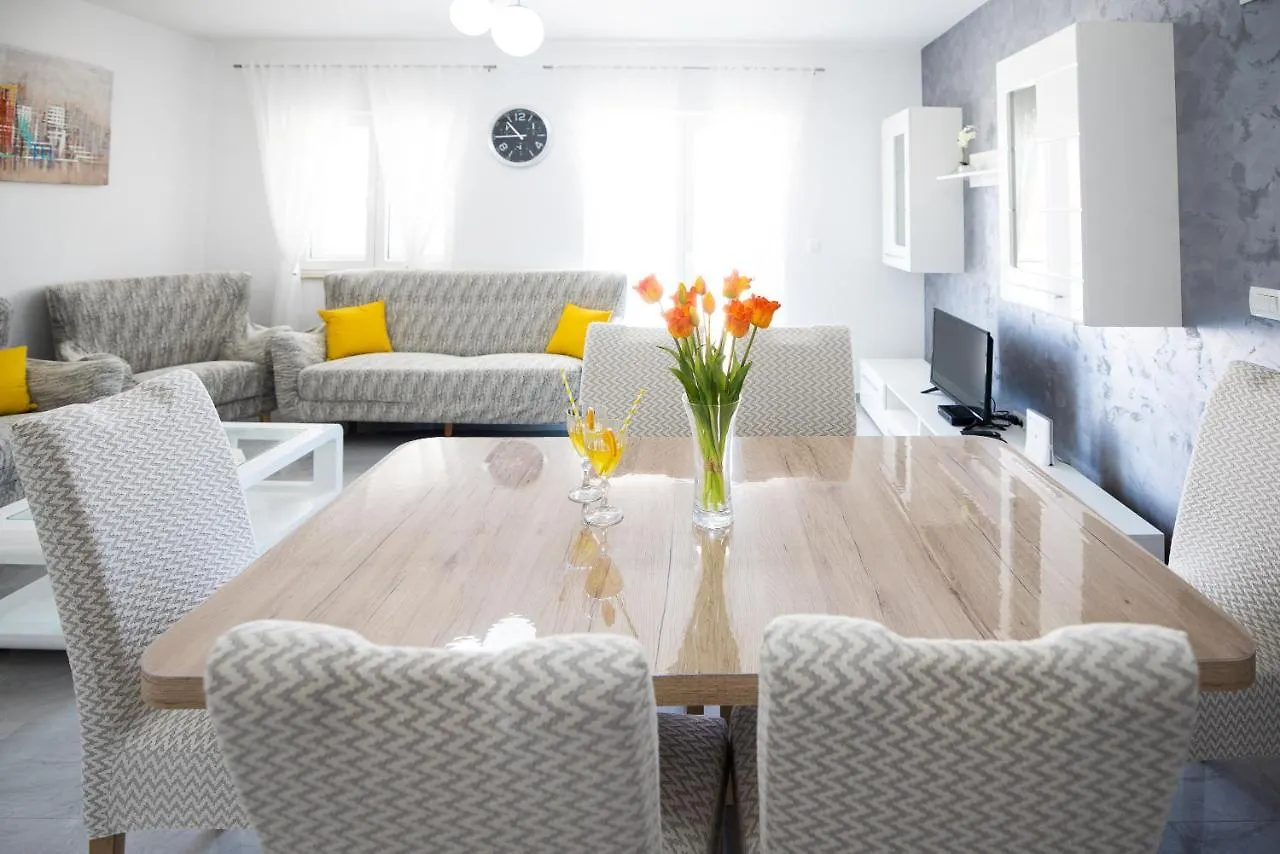 Deluxe Apartments Sanja With Seaview Gornji Karin